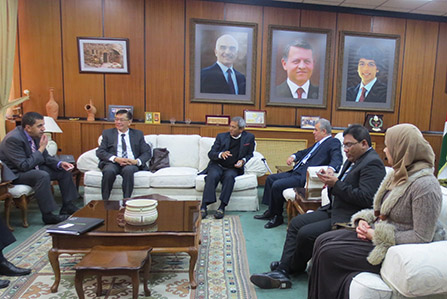 Discussion with Yarmouk University Vice President, Professor Abdulla Moh'd Al-Jarrah in his office along with the universityâ€™s top management. Also present was Education Malaysia Jordan Director, Assoc. Prof. Dr. Azidan Abdul Jabar (2nd from right)